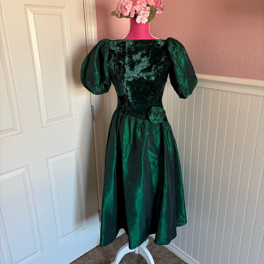 Retro Emerald Green Velvet and Taffeta size 2/4 Midi Dress Asymmetrical Waist
